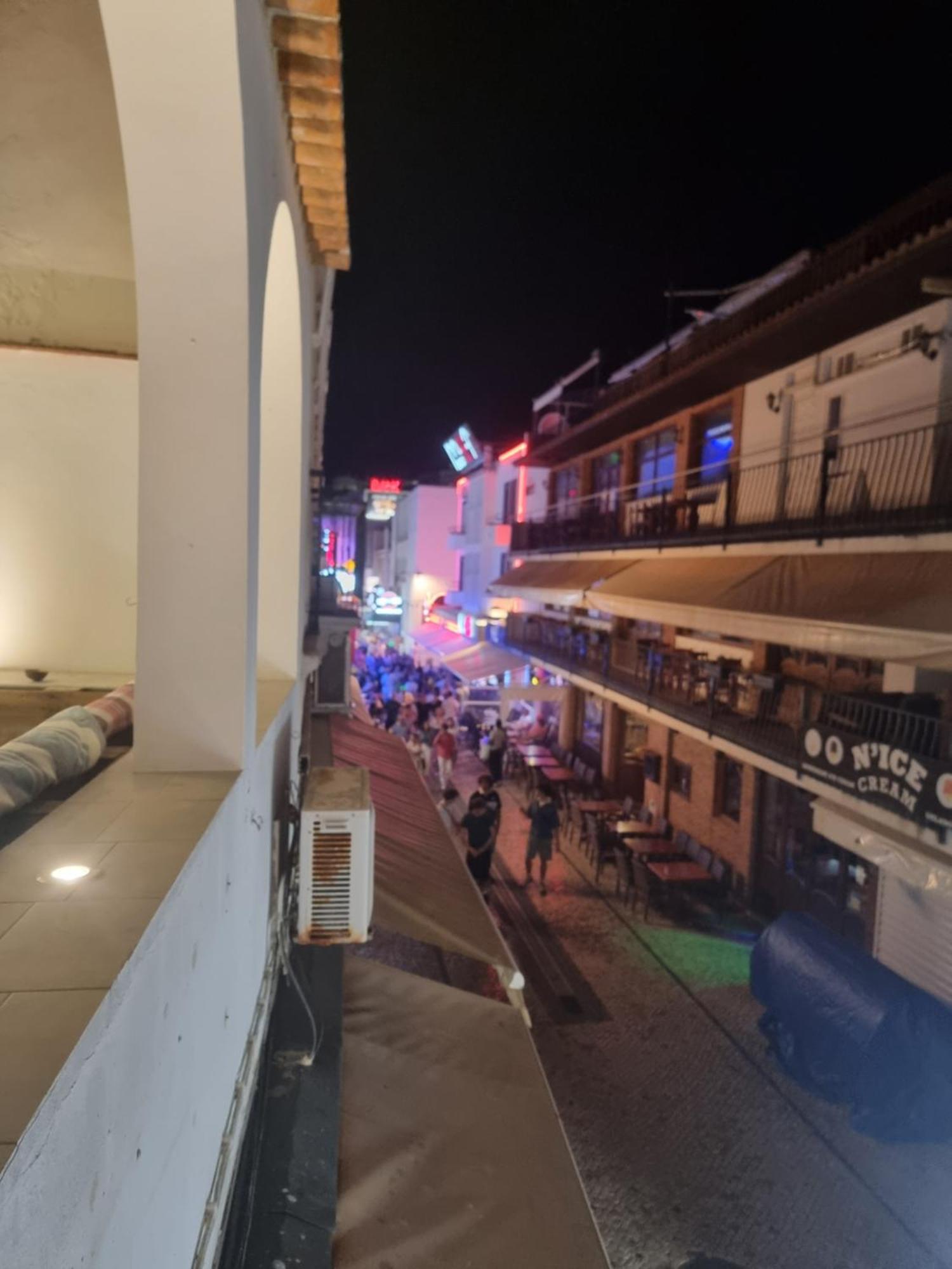 Wonder Charm Guesthouse Albufeira Extérieur photo